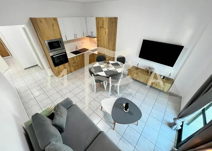 Tiara Beach Apartment